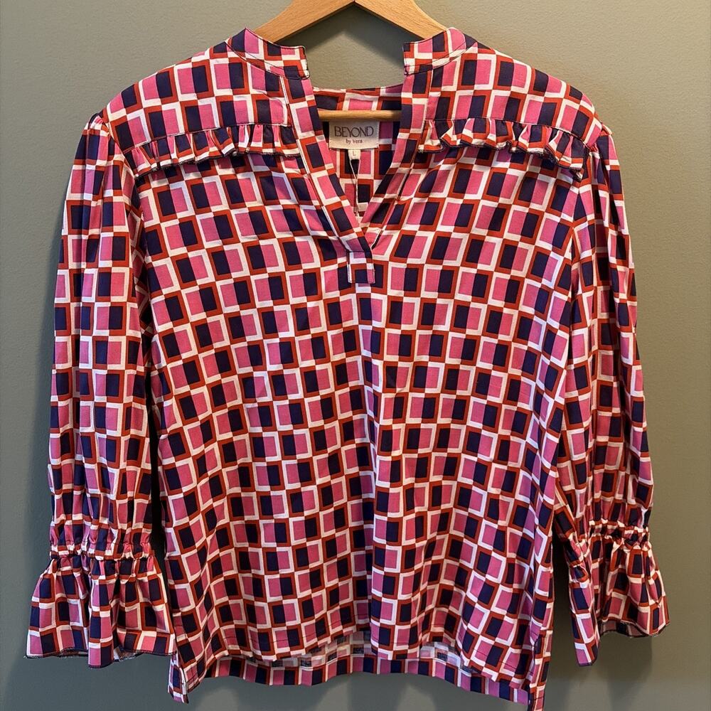 Beyond by Vera Size Large Stella Top Equilibrium Pink Geometric Print Blouse